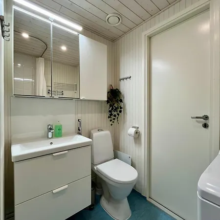 Cozy - Car Parking - Queen Bed - Wifi Vaasa
